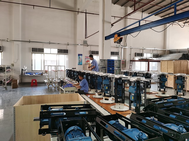 做大型廠房降溫工程用什么設(shè)備？瑞泰風(fēng)環(huán)保空調(diào)低成本降溫